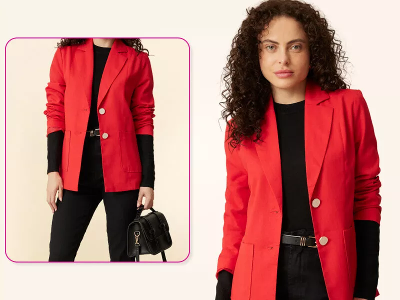 Mulher com blazer vermelho em fundo claro