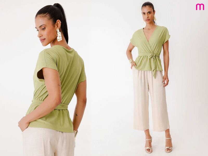 modelo-blusa-verde-calca-clara.png